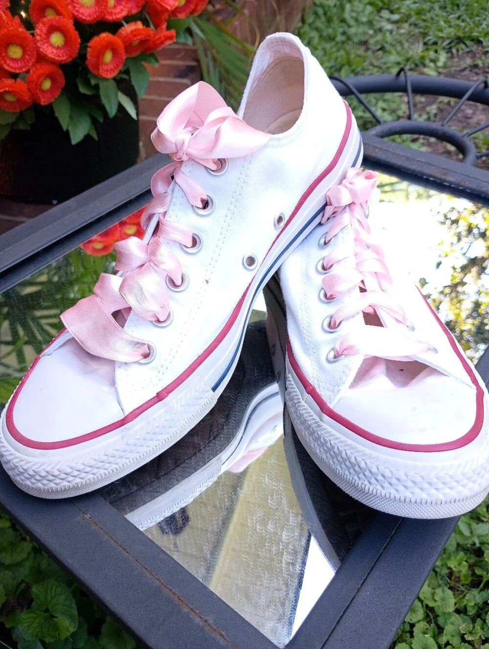 CONVERSE ALL STARS LADIES SZ 8 PINK SATIN CONVERSE LACES CANVAS LOW TOPS